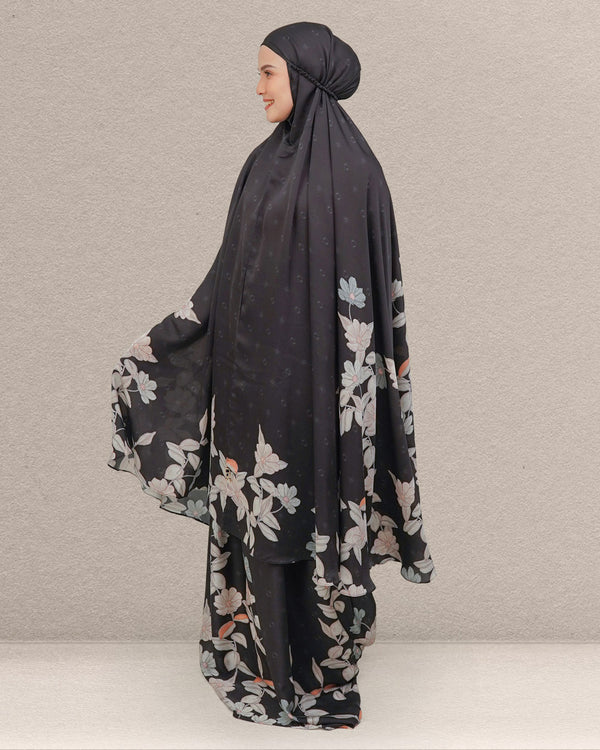 Signature Prayer Robe - Black