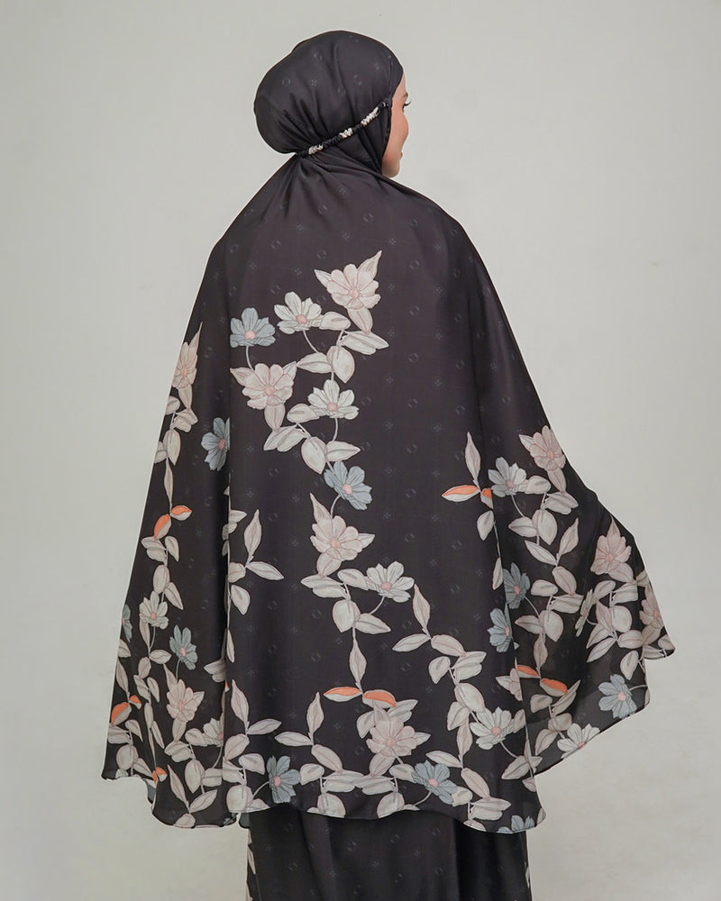 Signature Prayer Robe - Black