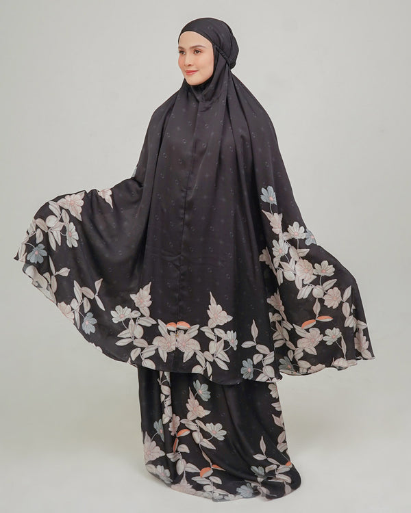Signature Prayer Robe - Black
