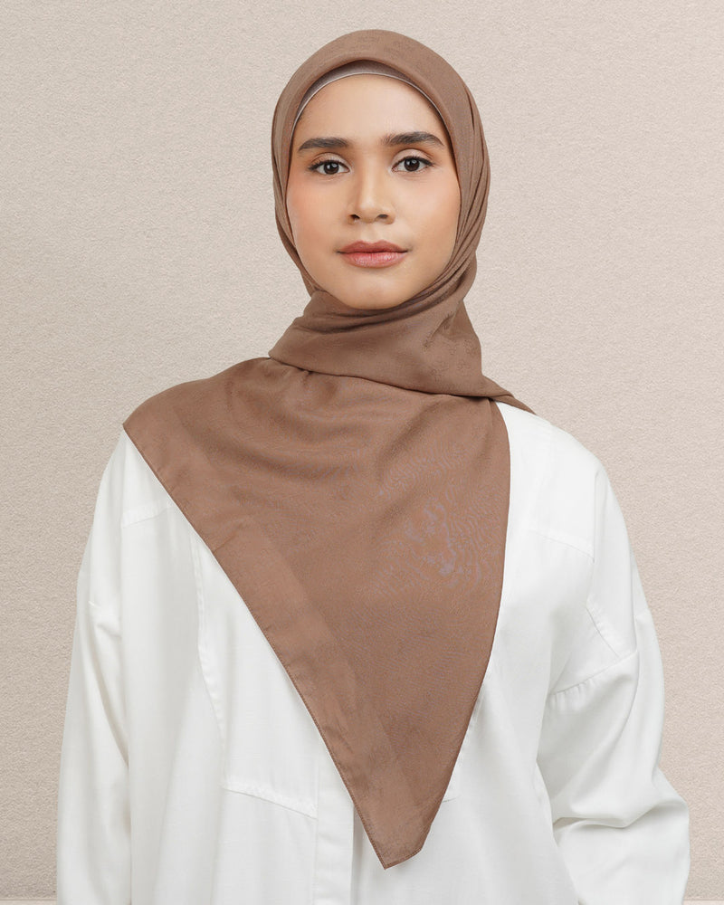 Elea Jacquard Scarf - Mocca Mouse