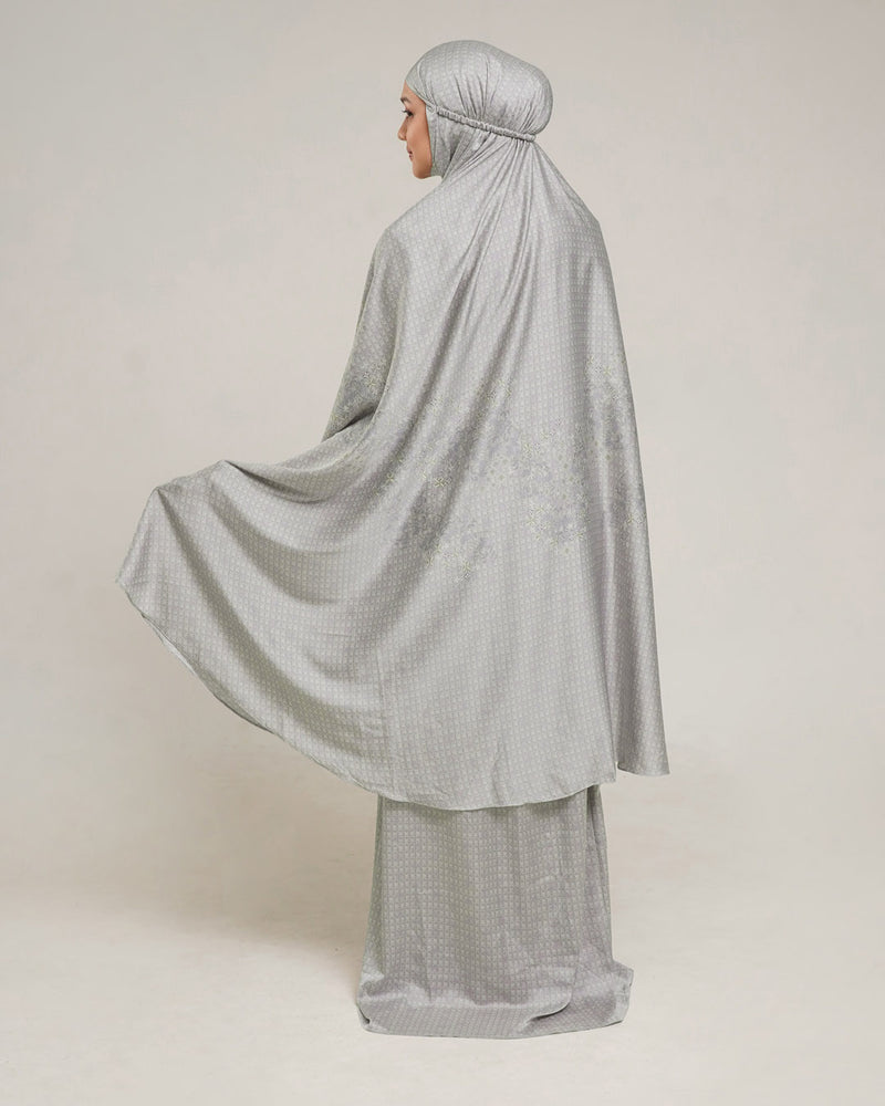 Puspa Prayer Robe - Cloud Gray