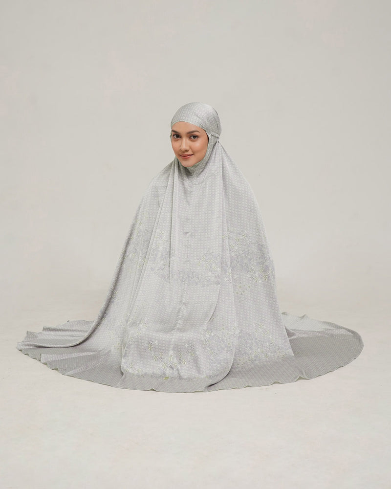 Puspa Prayer Robe - Cloud Gray