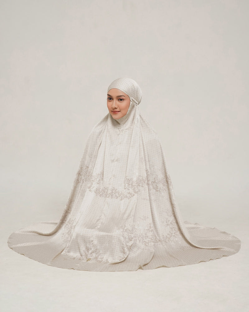 Puspa Prayer Robe - Oatmilk