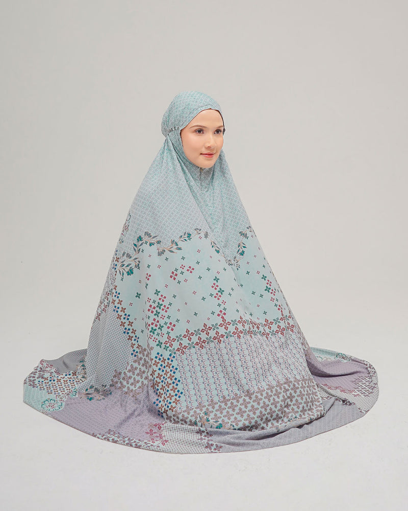 Zehra Travel Prayer Robe - Laurel Green