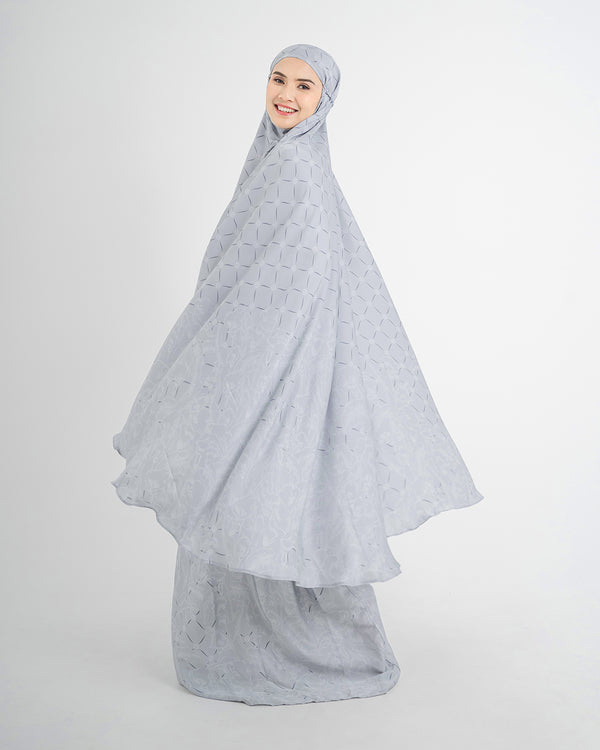 Gauri Prayer Robe - Moonlight snow