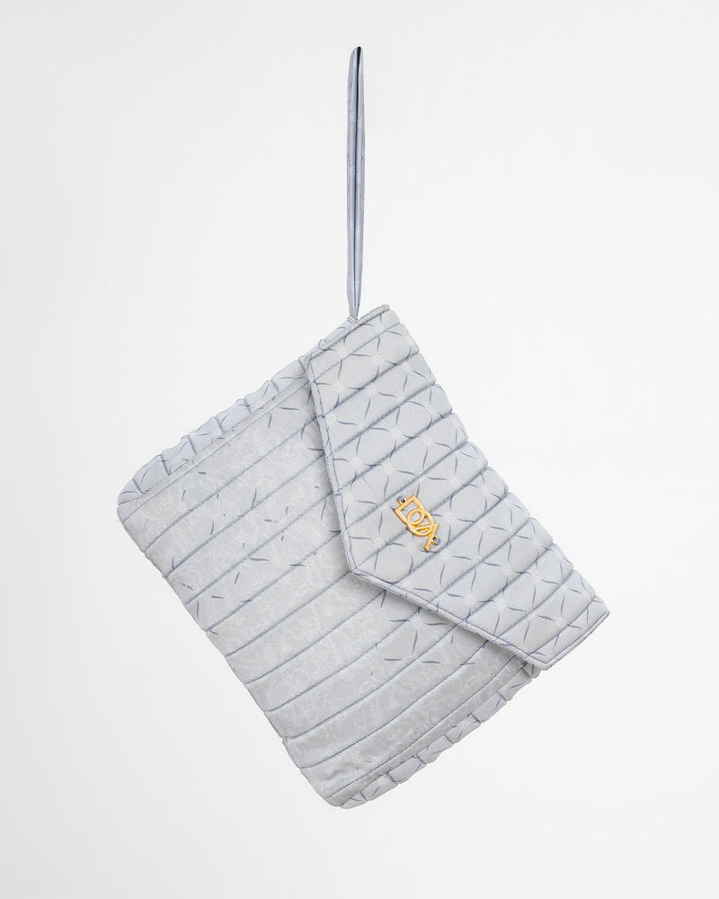 Gauri Prayer Robe - Moonlight snow